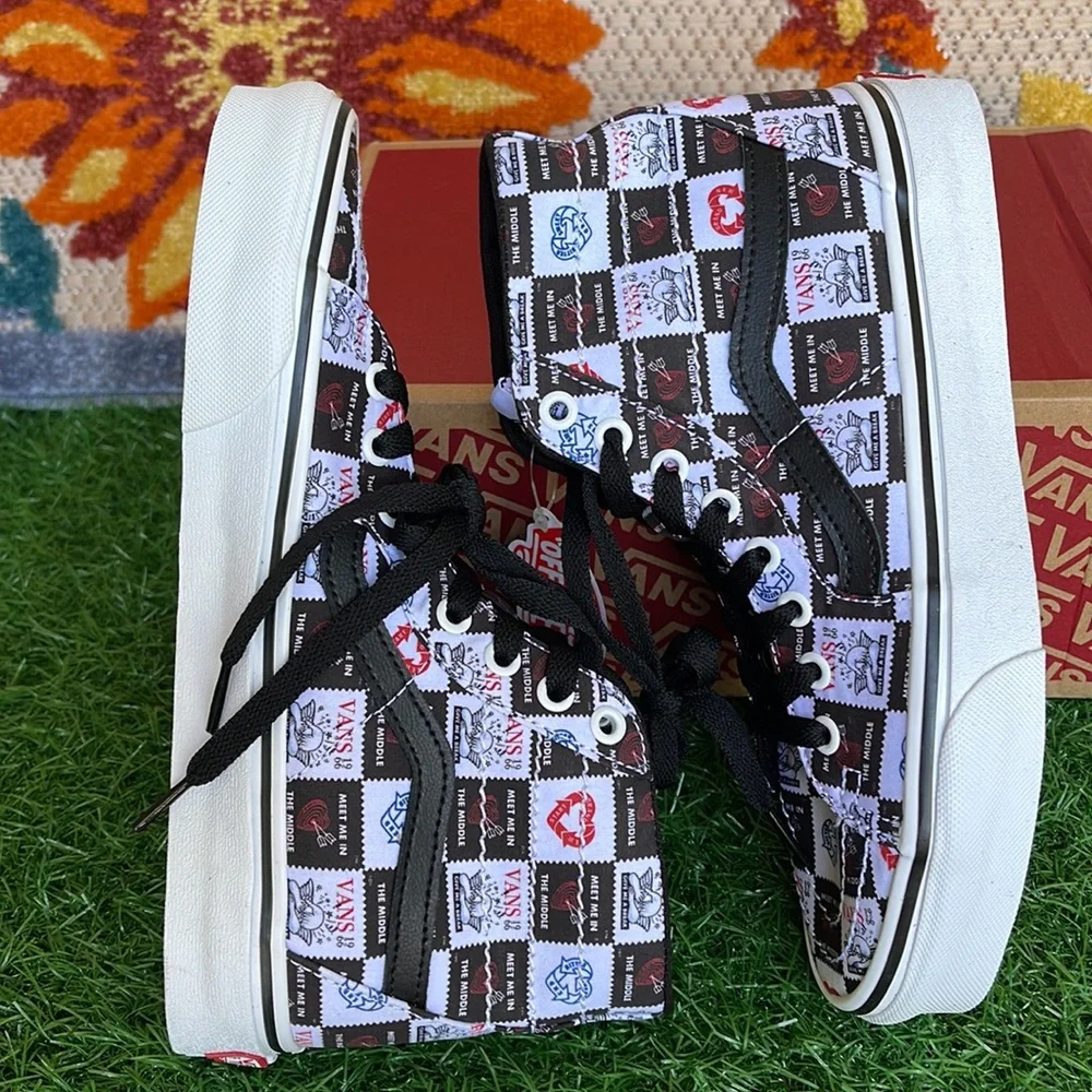 Vans Sk8-Hi Tapered Love Letters Black/True White WMNS sneakers